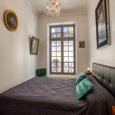 Josephine Apartment *