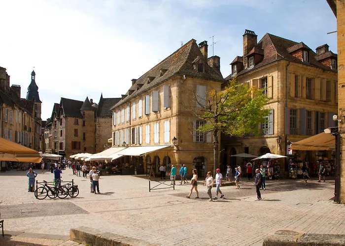 Josephine Apartment *