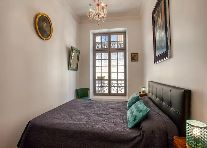 Josephine Apartment *